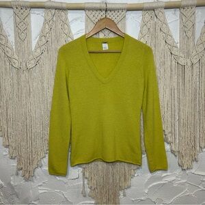 J.Crew 100% cashmere V-neck sweater in a lime green color Women’s size small